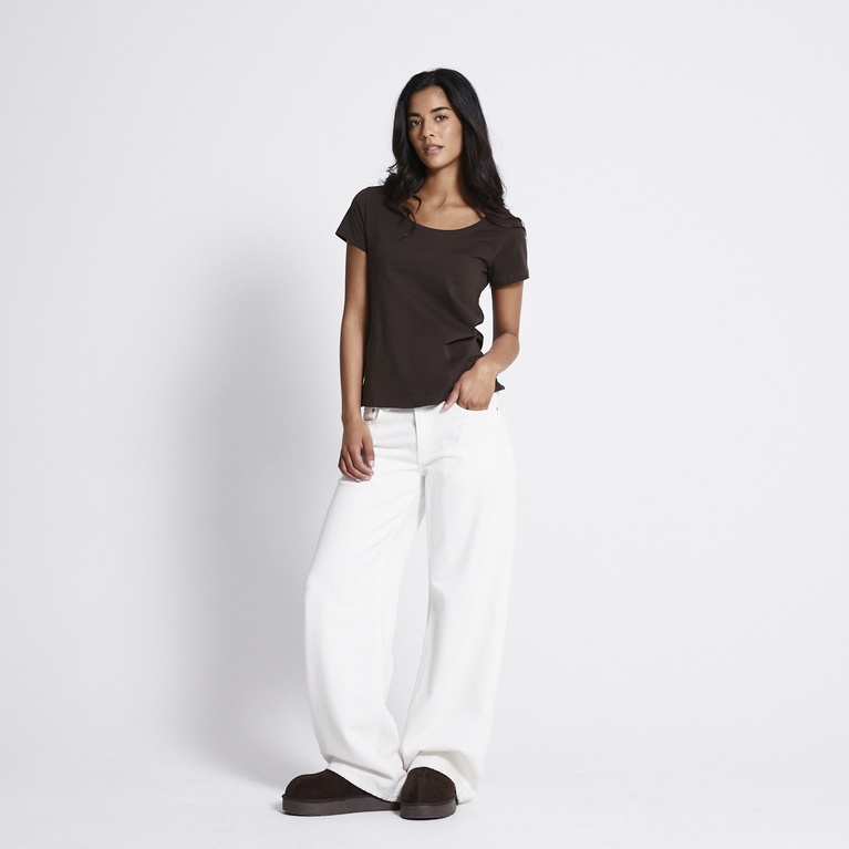 Basic scoop neck tee "Filippa" Brown